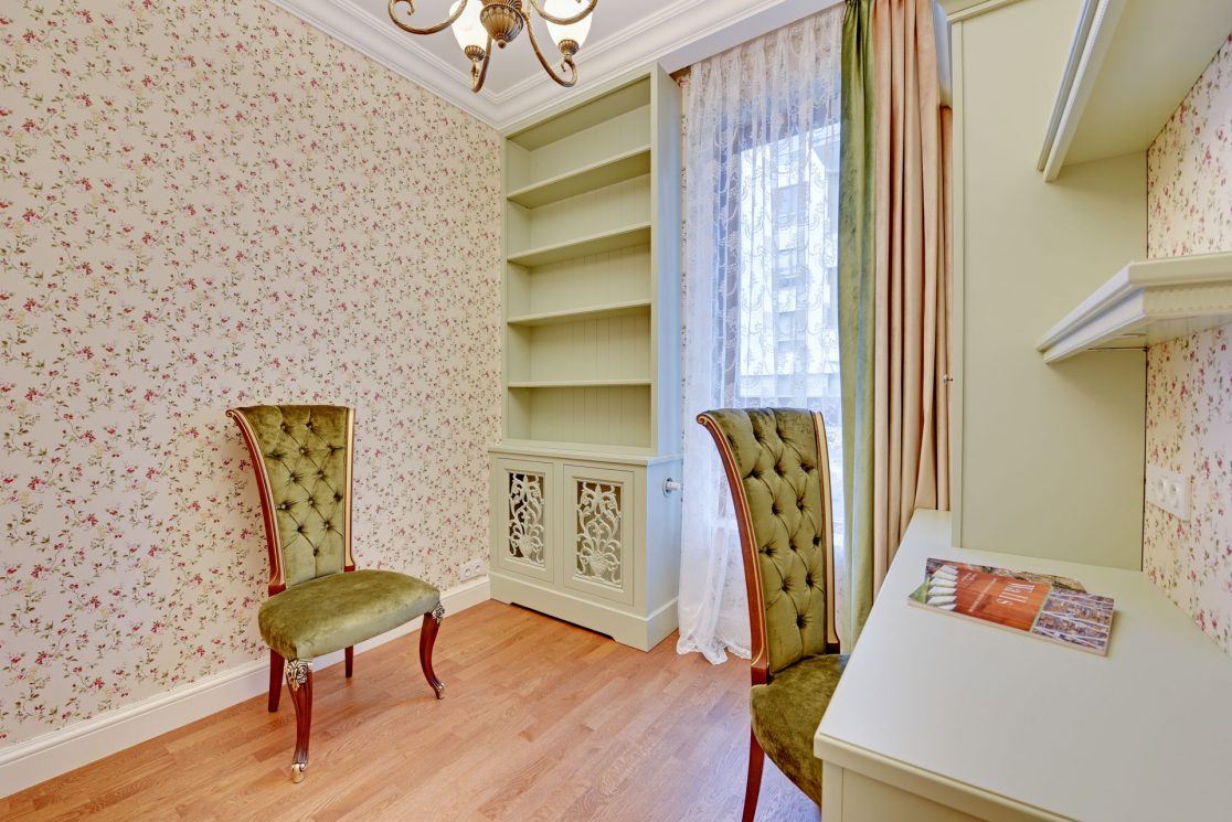 sypialnia w pałacowym stylu, projekt i wykończenie