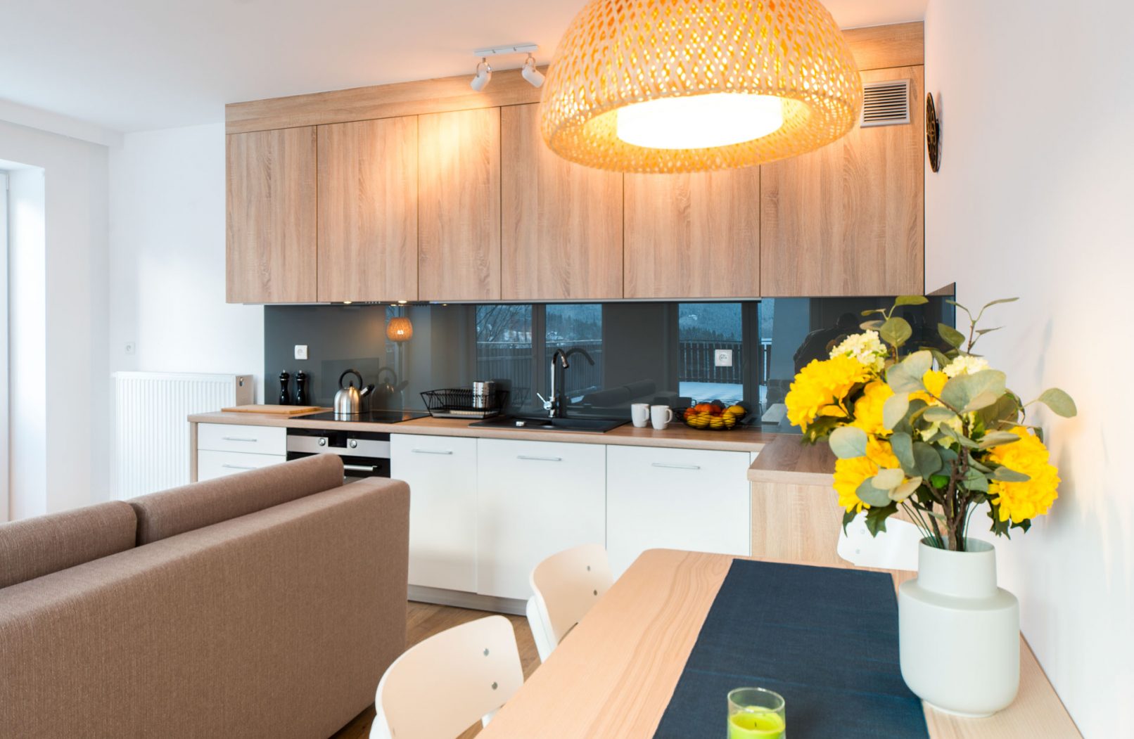 nowoczesna zabudowa kuchenna na wymiar, projekt i wykończenie wnętrz