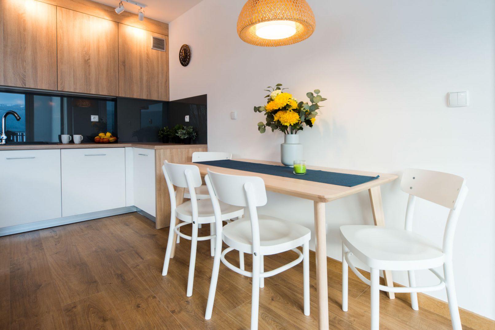 nowoczesna zabudowa kuchenna na wymiar, projekt i wykończenie wnętrz